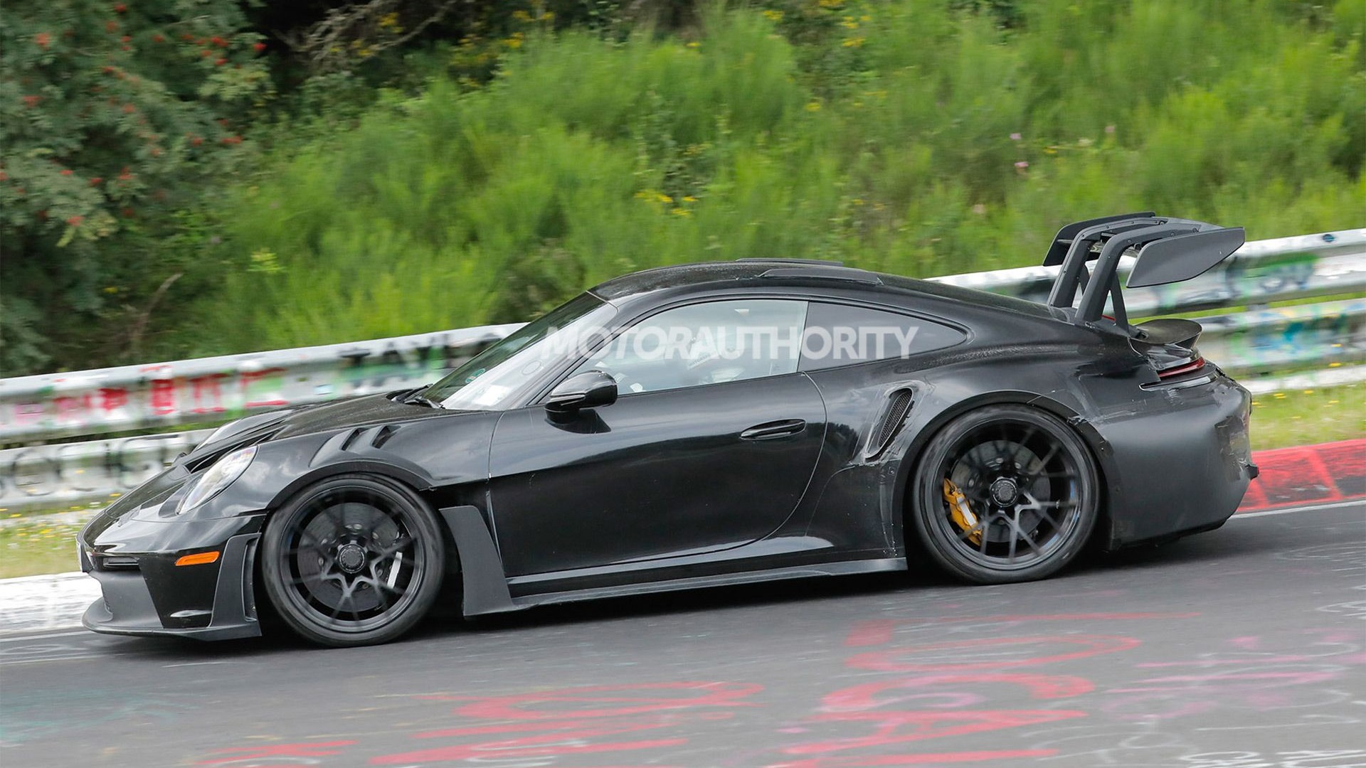 2026 Porsche 911 GT3 RS facelift spy shots - Photo via Baldauf