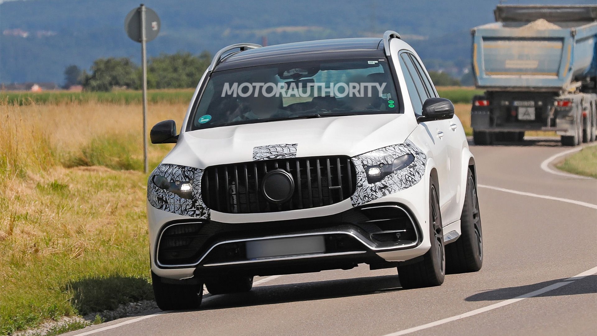 2027 Mercedes-Benz AMG GLS 63 facelift spy shots - Photo via Baldauf