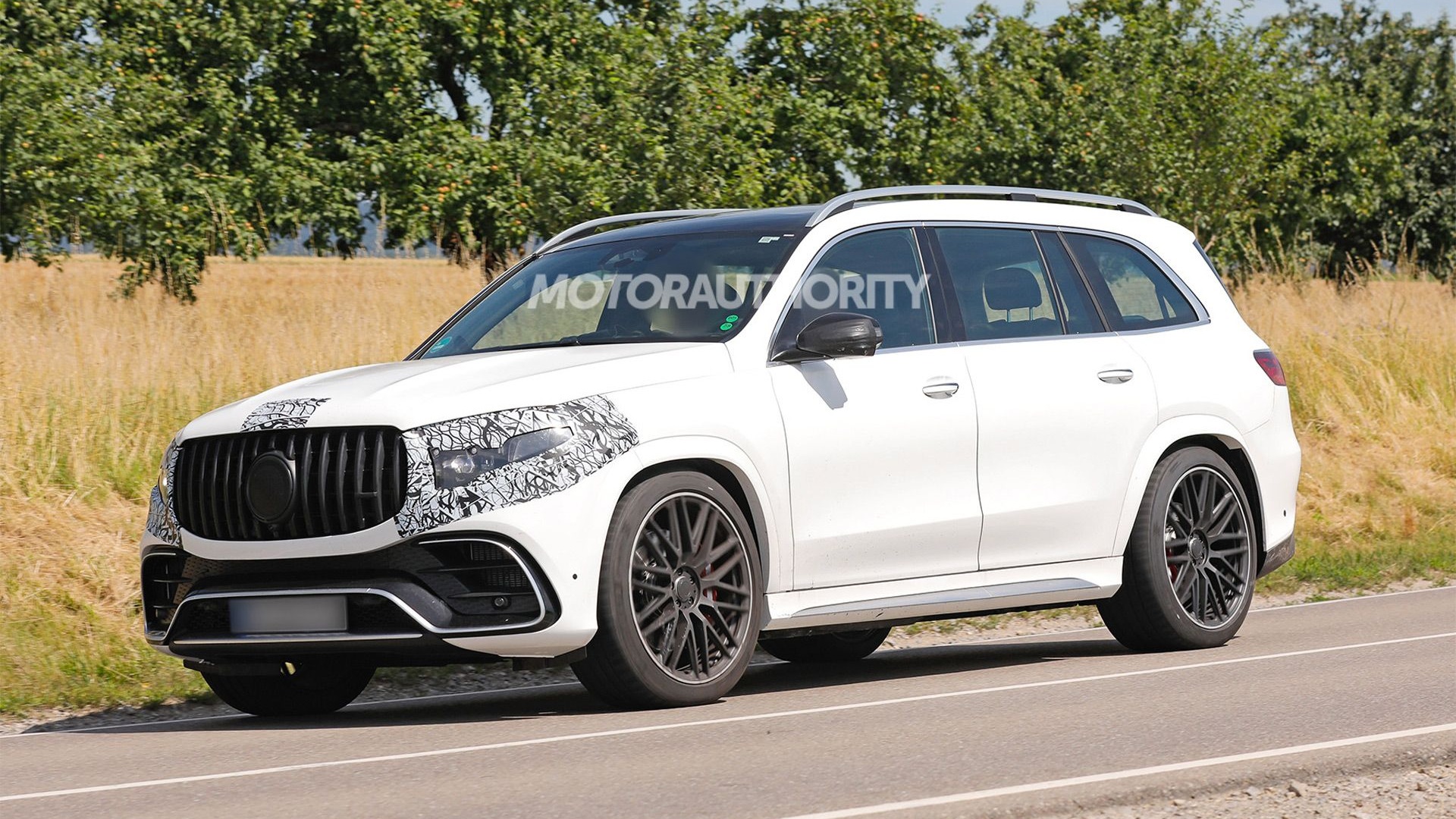 2027 Mercedes-Benz AMG GLS 63 facelift spy shots - Photo via Baldauf