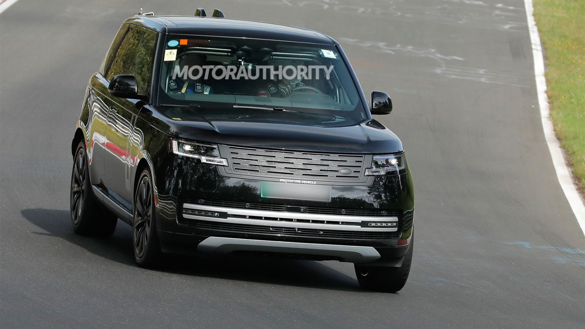 2026 Range Rover Electric spy shots - Photo via Baldauf