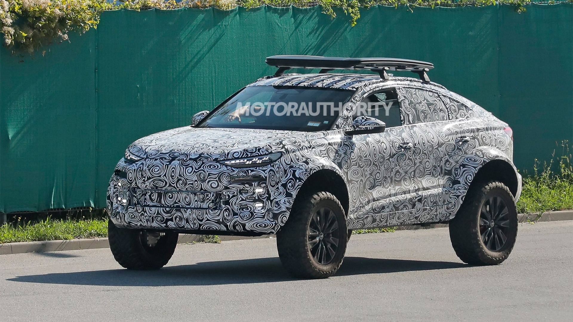 Audi Q6 Sportback E-Tron off-roader spy shots - Photo via Baldauf