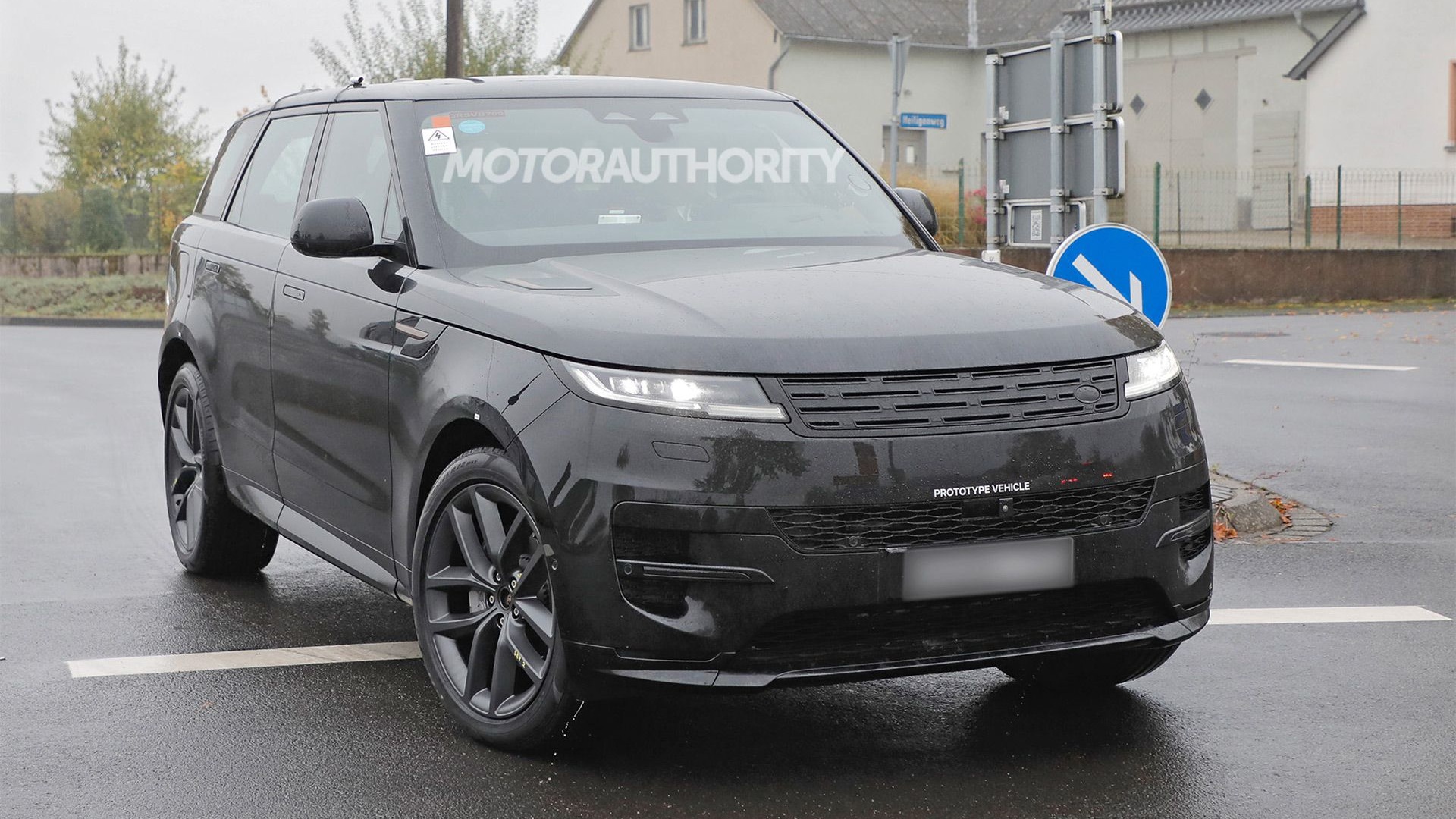 2026 Range Rover Sport Electric spy shots - Photo via Baldauf