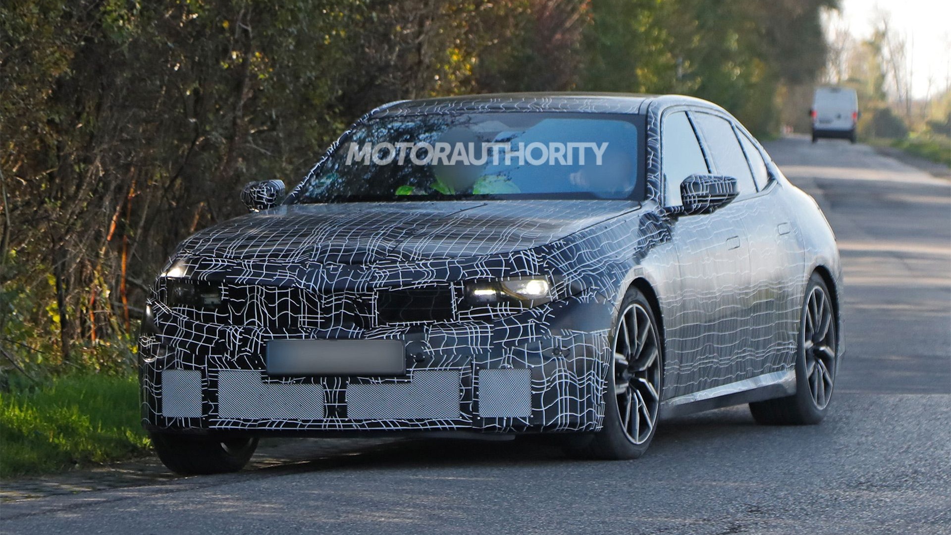 2027 BMW 3-Series spied with gas engine, Neue Klasse styling