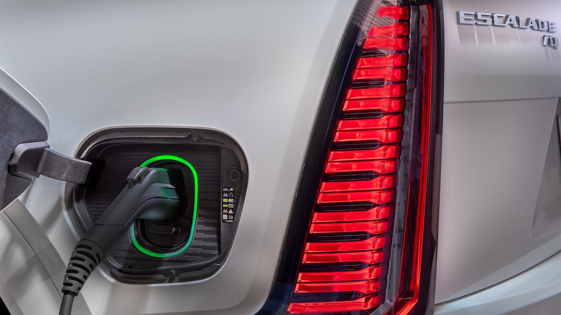 2025 Cadillac Escalade IQ test drive review