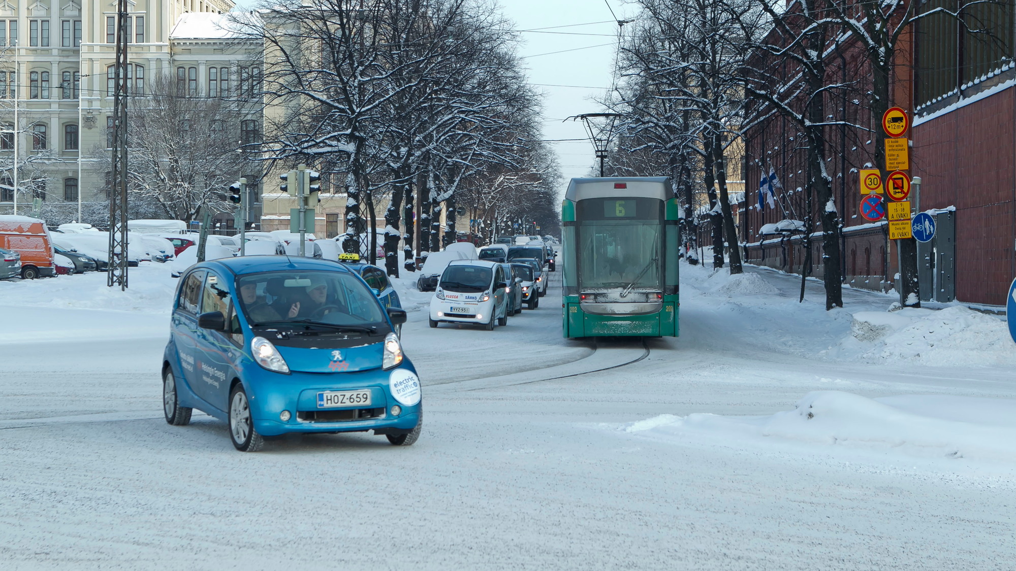 Electric car drivers in Helsinki. Image: electrictraffic.fi