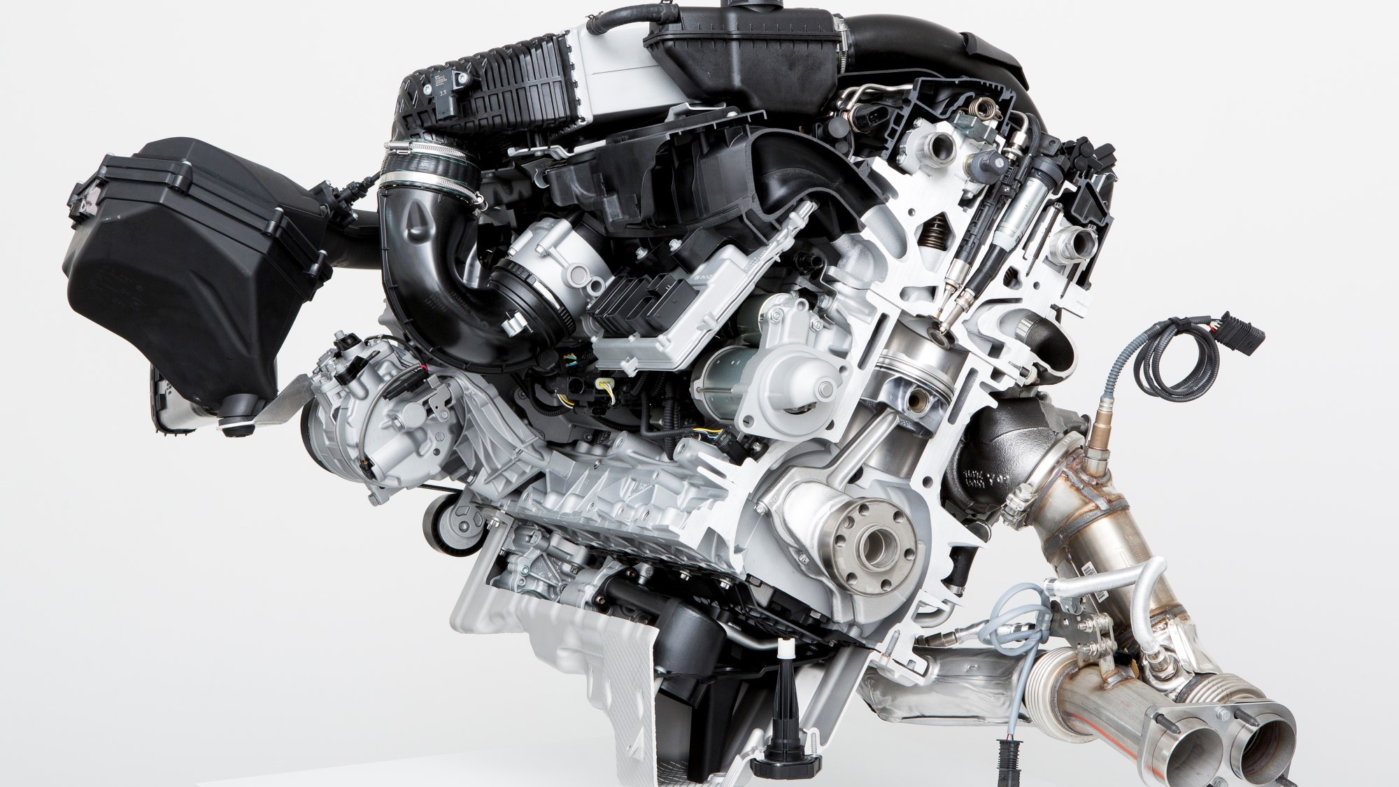 2014 BMW M3 and M4 engine technology