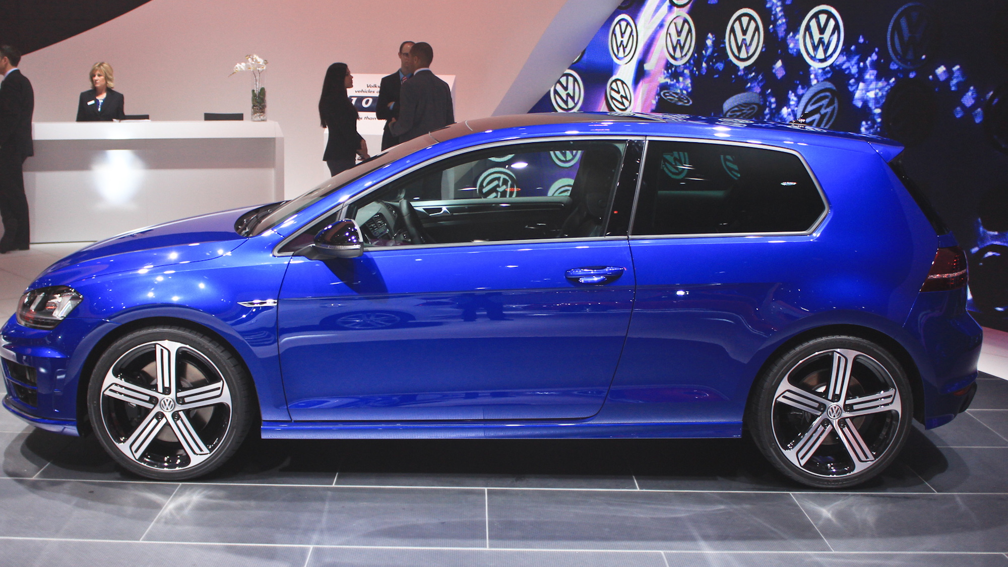2015 Volkswagen Golf R live photos, 2014 Detroit Auto Show