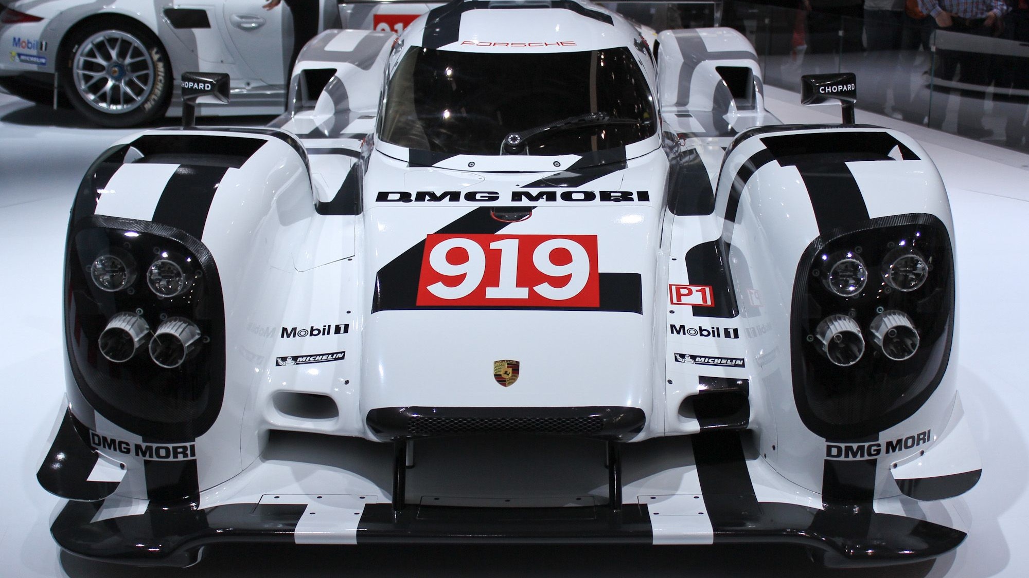 2014 Porsche 919 Hybrid Le Mans Prototype Races Into