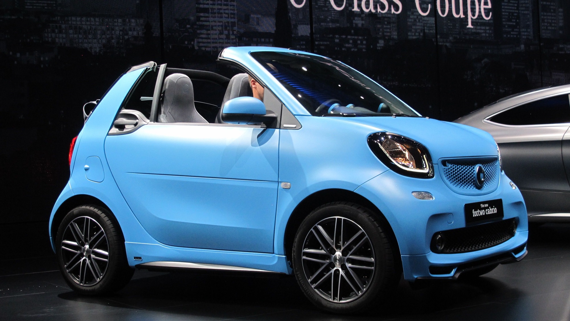 This is the new Smart Fortwo Cabrio