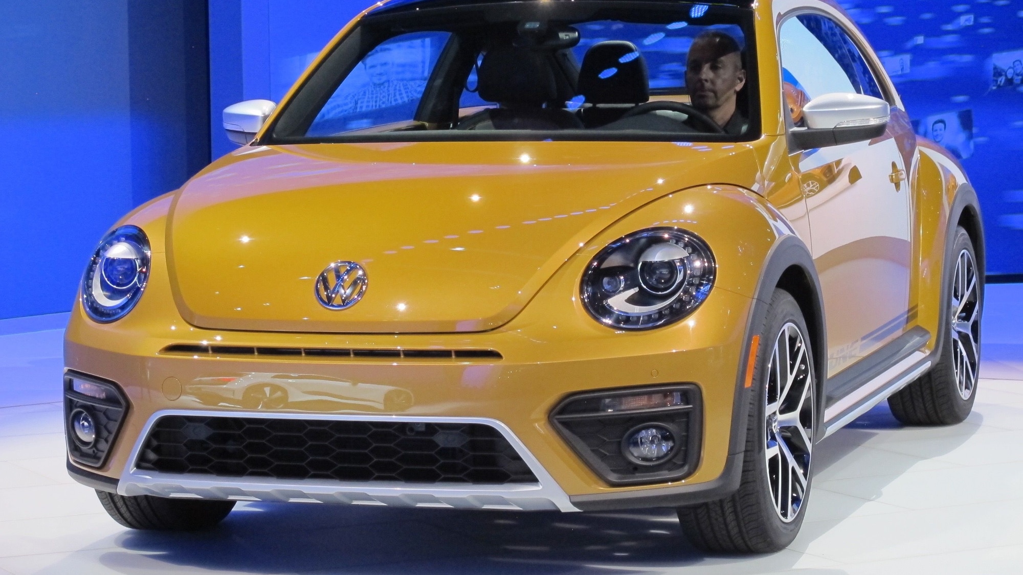 2016 Volkswagen Beetle Dune, 2015 Los Angeles Auto Show