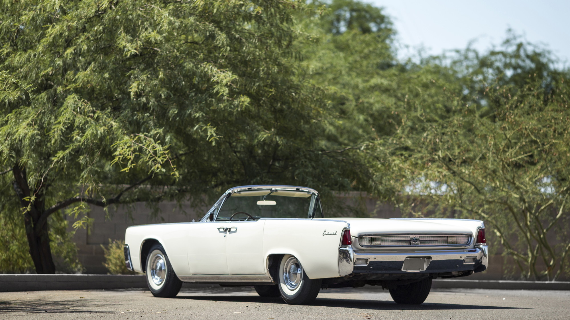 1961 Lincoln Continental: 100 Cars That Matter