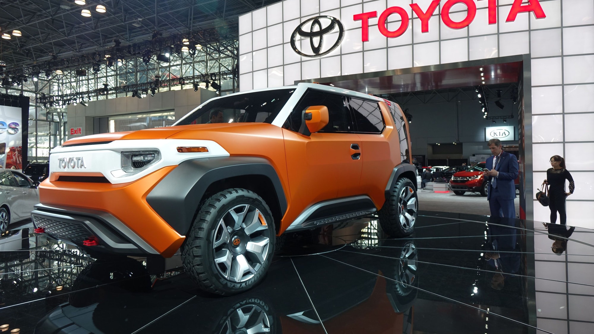 Toyota FT-4X concept, 2017 New York Auto Show