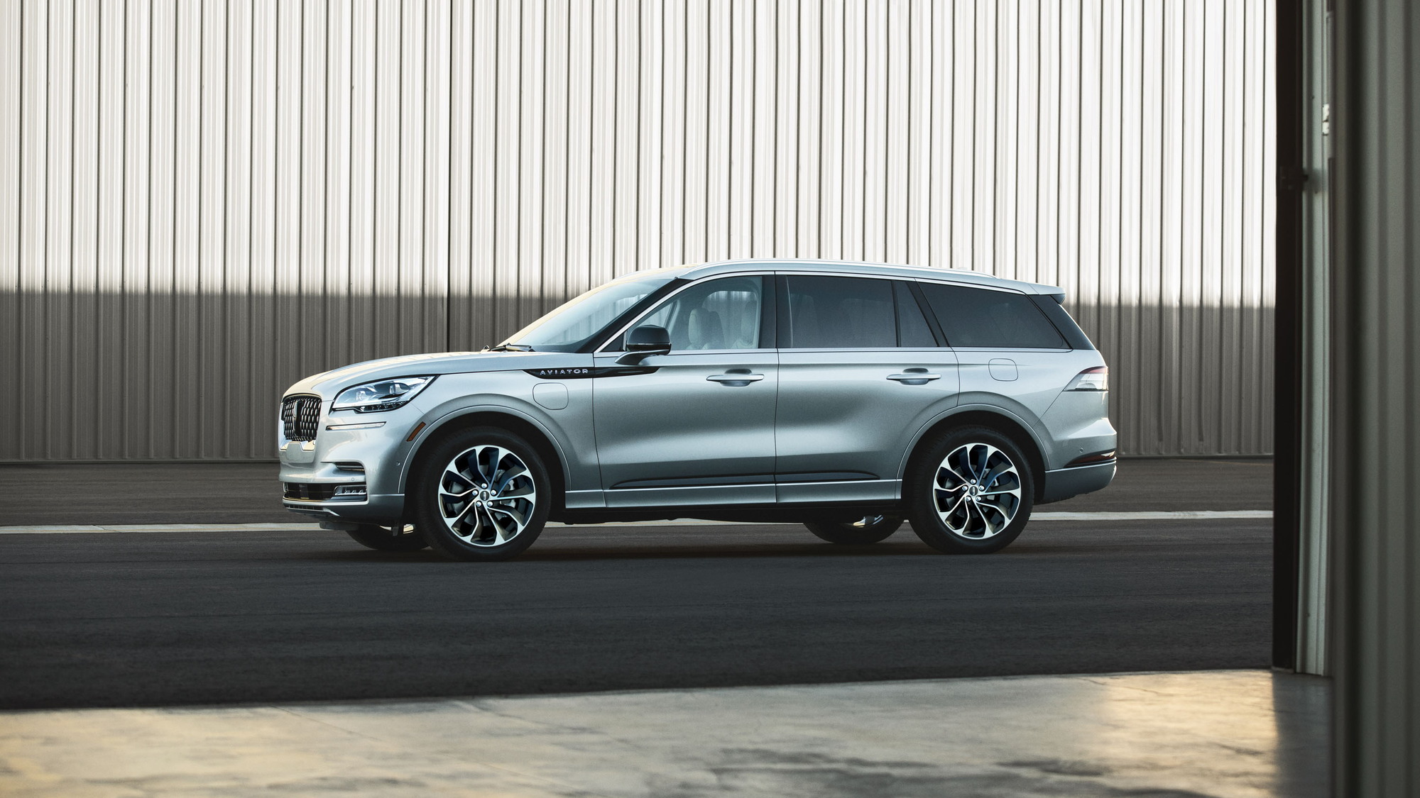 2020 lincoln aviator priced to fight at 52195