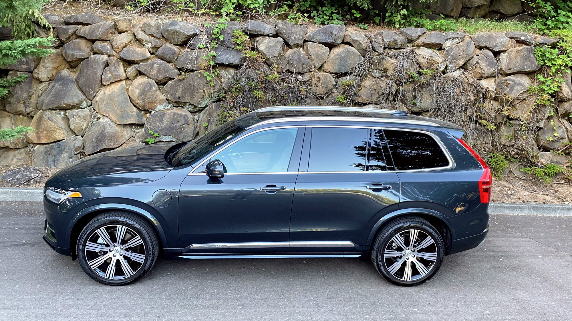 2021 Volvo XC90 T8 Inscription  -  review update, June 2021