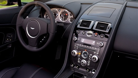 Robb Report Limited Edition Aston Martin V8 Vantage Roadster