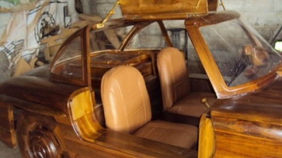 Wooden Mercedes-Benz 300SL on eBay.de
