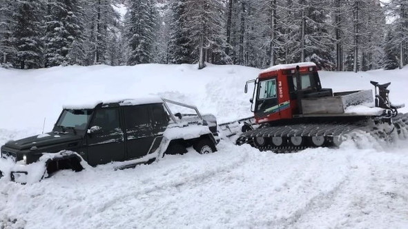 Turns Out Snow Can Conquer A Mercedes Amg G63 6x6