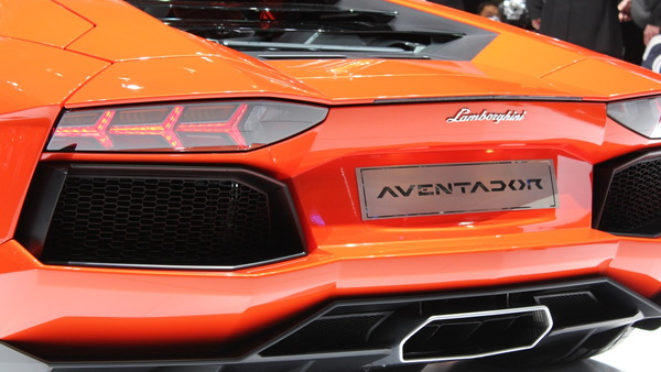 Lamborghini Aventador LP700-4: From Sketch To Reality