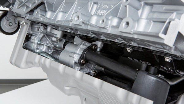 2014 BMW M3 & M4: Engine Tech Gallery