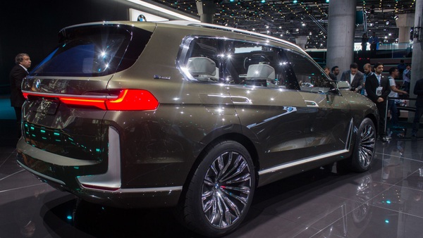 BMW X7 concept previews new full-size, 3-row SUV