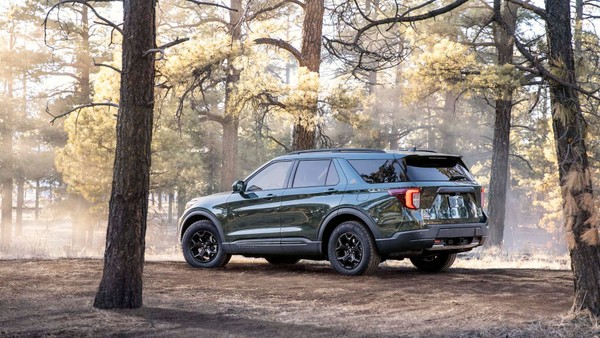 2021 Ford Explorer Timberline arrives to take the family to the trailhead