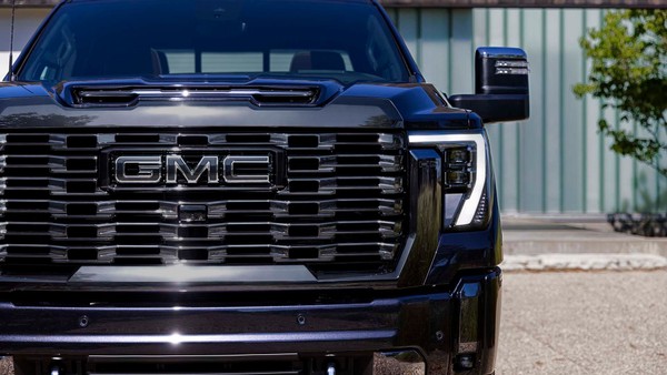 2024 GMC Sierra HD ups luxury, off-road capability