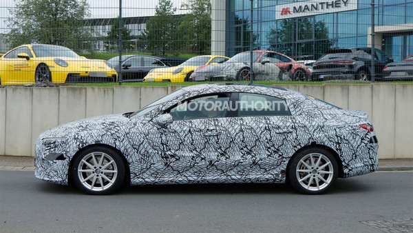  2026 Mercedes-Benz CLA-Class EV caught on video Bildidee 
