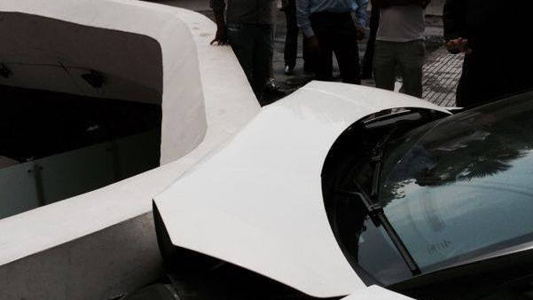 Lamborghini Gallardo Spyder crashed by hotel valet. Image via BigBoyToyz. 