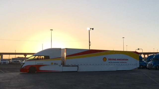 Shell Airflow Starship truck in El Paso, TX, on cross-country fuel economy run 