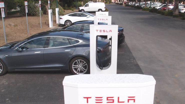 Tesla Supercharger stations at Harris Ranch, California, in April 2013  [photo: TeslaTap.com]