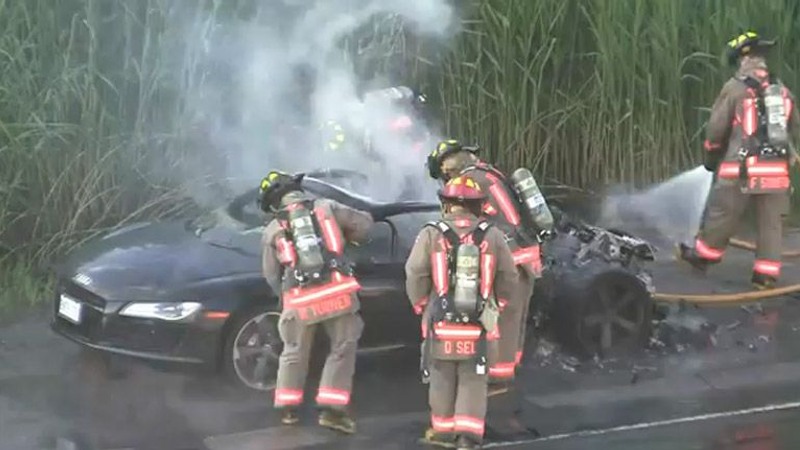 Audi R8 fire subdued by firefighters on Toronto highway