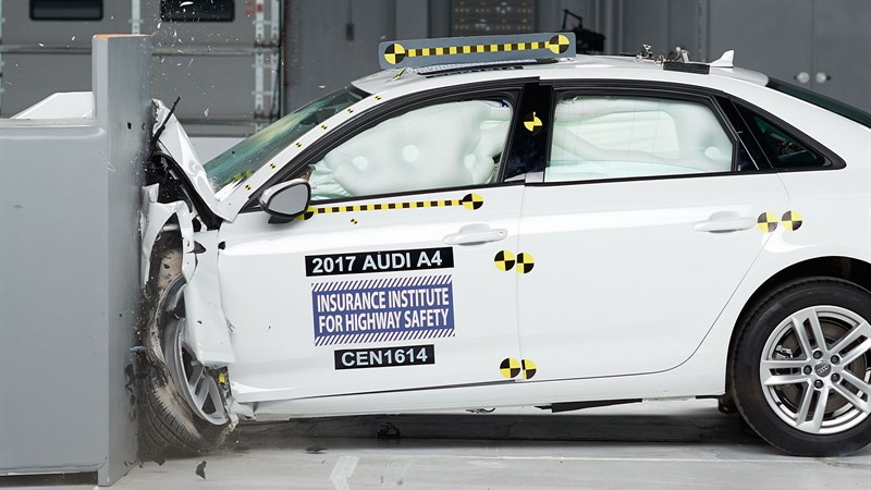 2017 Audi A4 in IIHS crash testing