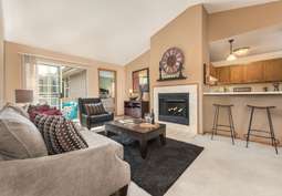 Whitnall Pointe Apartments - 158 Reviews | Franklin, WI Apartments for