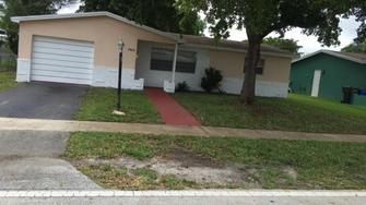 4180 NW 34th Way - Lauderdale Lakes, FL