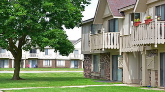 Great Oaks Apartments - Rockford, IL