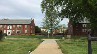 Gunston Hall Apartment - Alexandria, VA