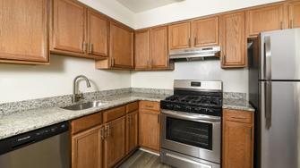 Stirling Court Apartments - Mount Laurel, NJ