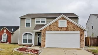 2739 Lullwater Ln - Indianapolis, IN