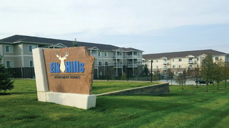 Elk Hills Apartments - Elkhorn, NE