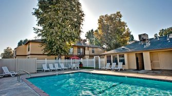 Kings Pointe Apartments - Kingsburg, CA