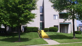Pine Hill Apartments - Howell, MI