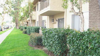 R C Briarwood Apartments - Fullerton, CA