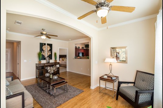 https://cimg3.ibsrv.net/ibimg/www.apartmentratings.com/535x354_85-000bg/v/0/x/V0xiTUyj-JS.jpg