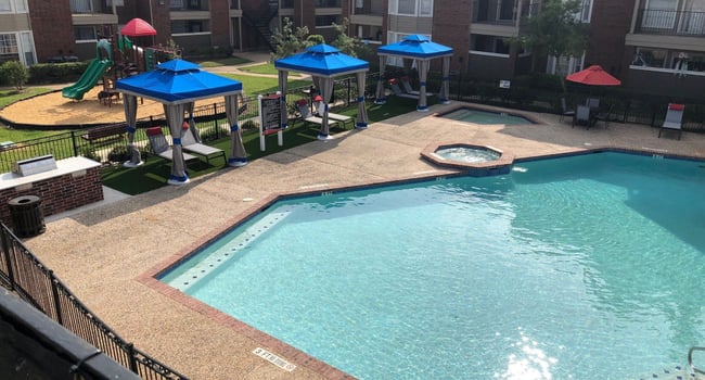 Parque at Bellaire Pool with Sundeck