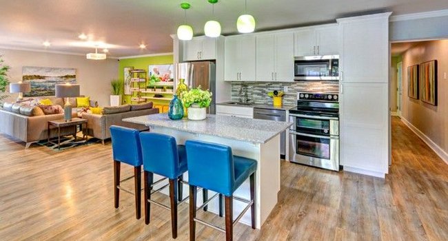 Central Park East Apartments - 137 Reviews | Bellevue, WA Apartments for Rent | ApartmentRatings©