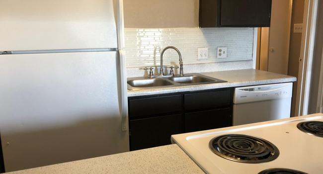 Crestwood Apartment Homes - 6 Reviews | Azle, TX ...