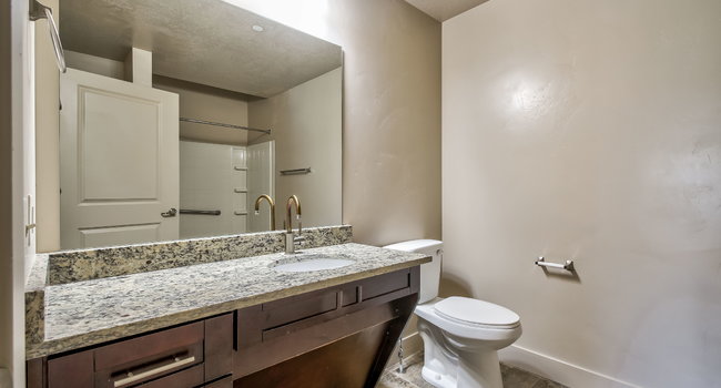 Legacy Crossing Apartments - Centerville UT