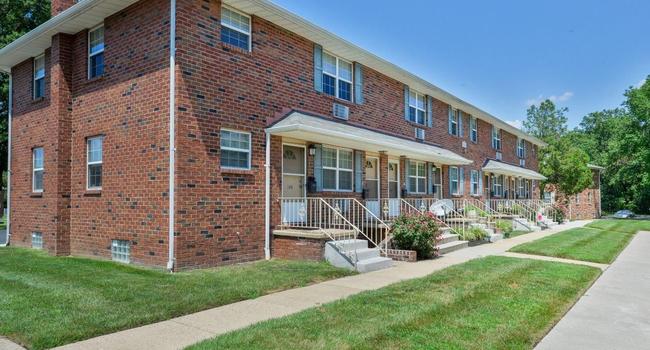 Roberts Mill Apartments - 264 Reviews | Maple Shade, NJ Apartments for
