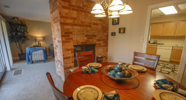 Villa Medici - 33 Reviews | Overland Park, KS Apartments for Rent | ApartmentRatings©