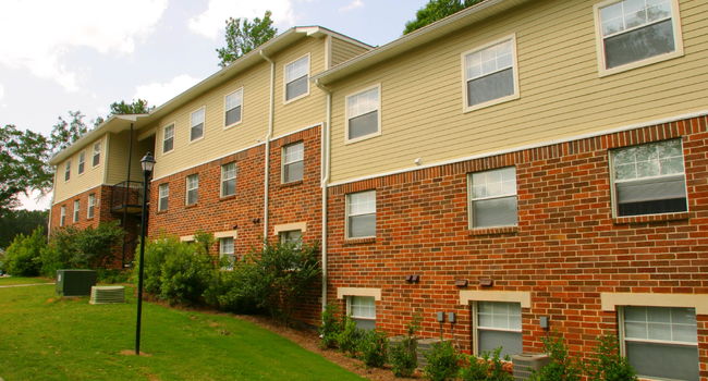 Towne West Manor Apartments - Atlanta GA